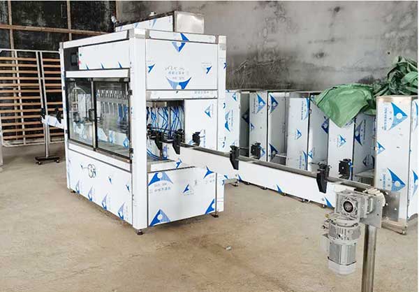 liquid filling machine